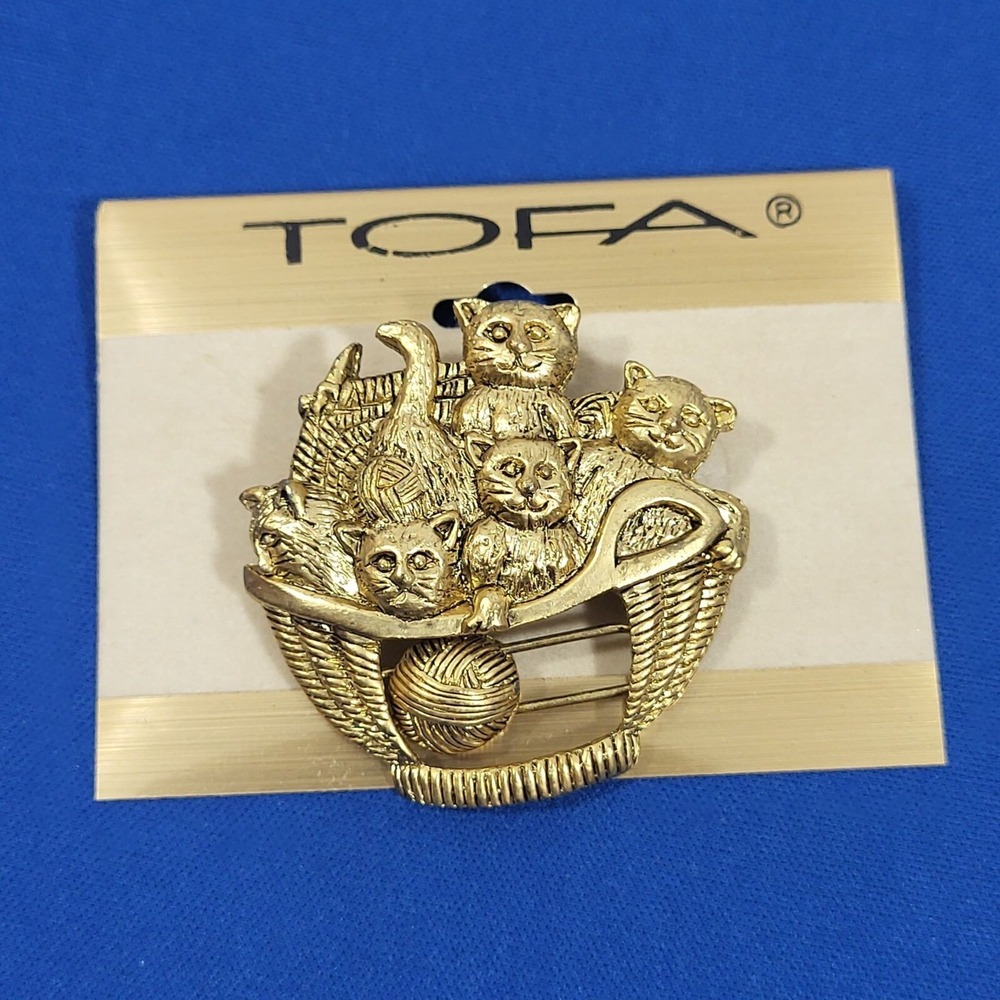 Vintage Tofa Gold Tone Cat Brooch Pin With Yarn Basket & Kitten Design Made In K